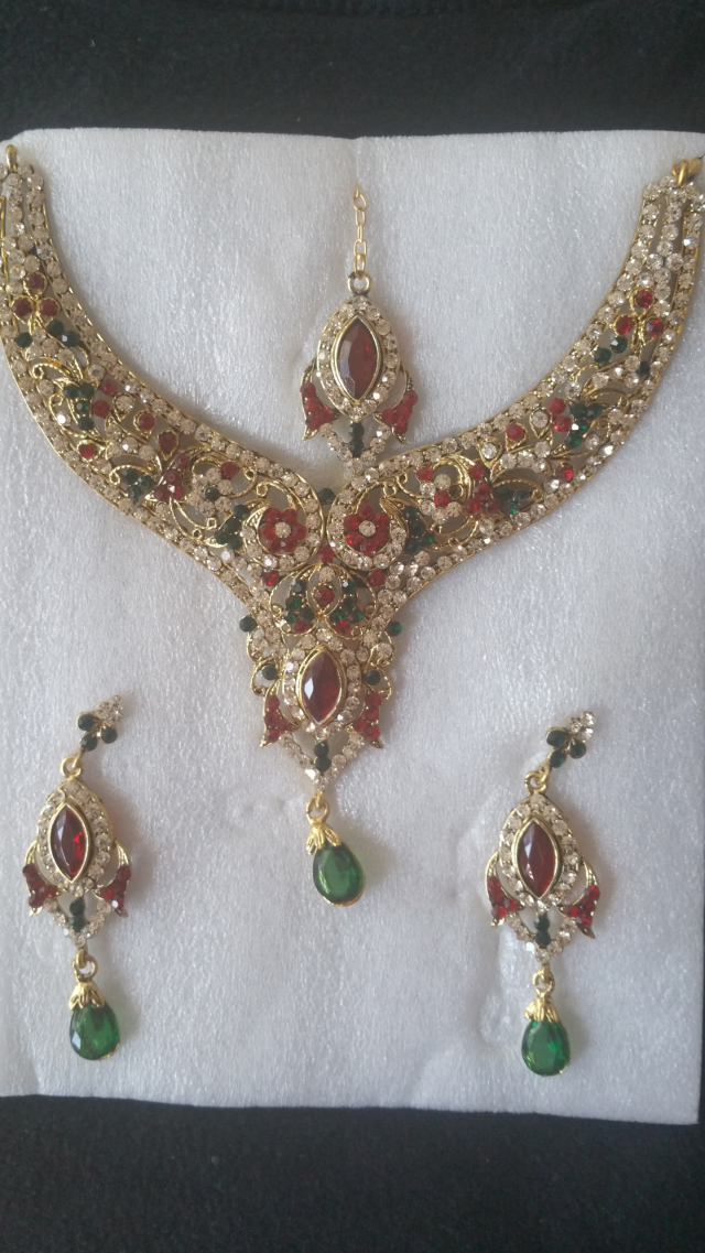 maroon stone necklace set